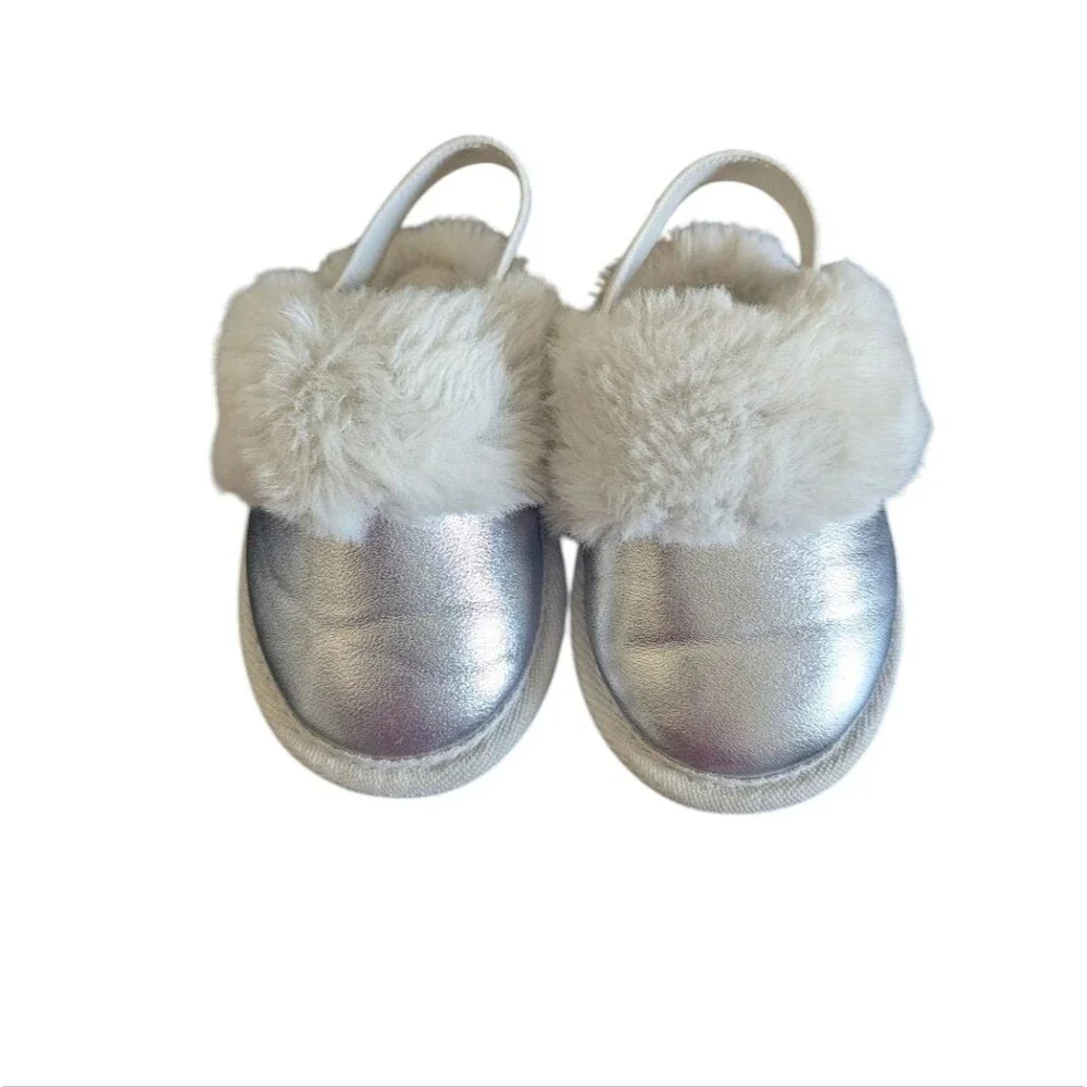 Cat & Jack Metallic Lila Silver Slippers Size 5/6 Toddler